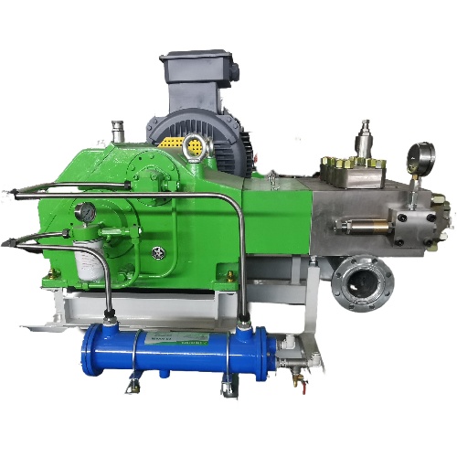 High flow high pressure water pump for ship cleaning
