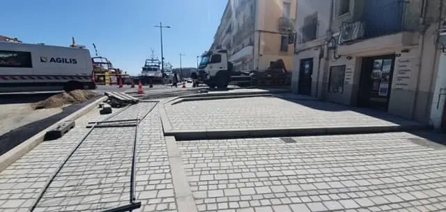 Atlantique Grey Limestone – Flamed + Tumbled Outdoor Paving