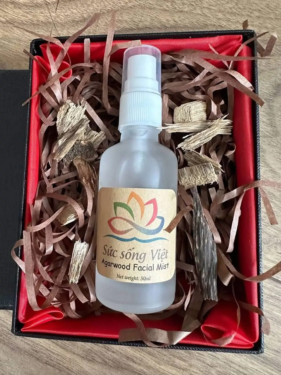 Agarwood facial mist