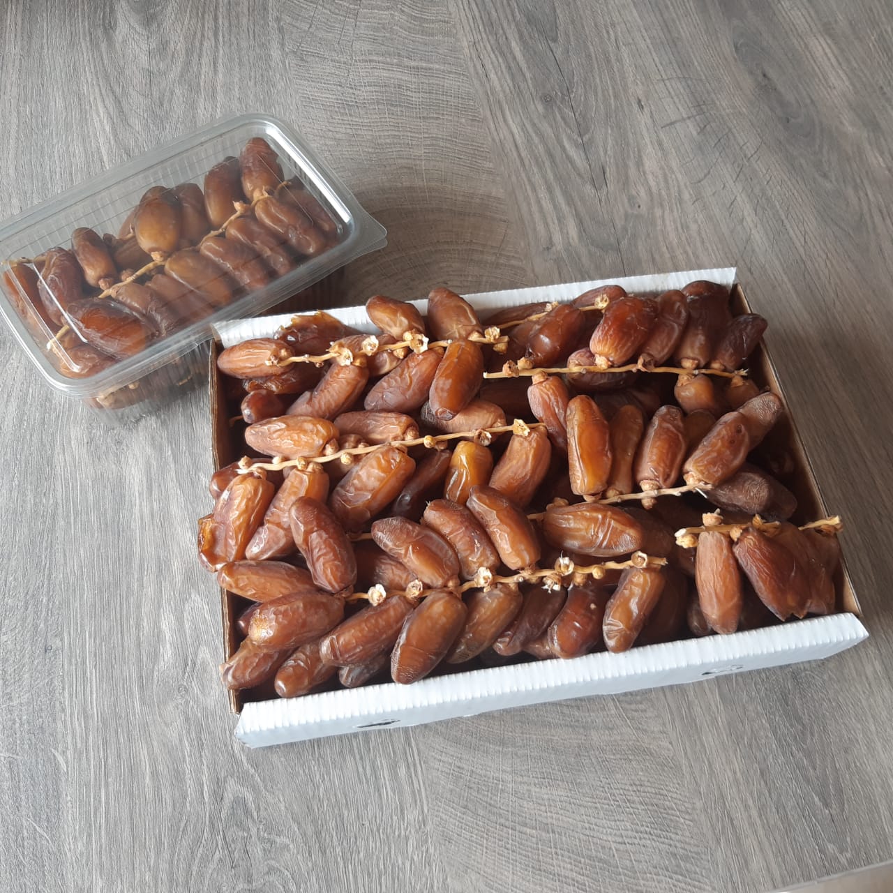 Dates Deglet Nour of Tunisia