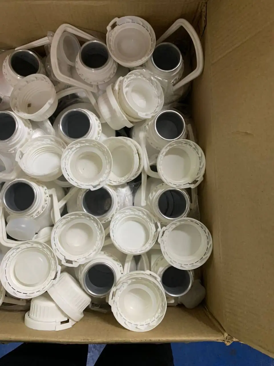 Aluminium bottles with inner cap