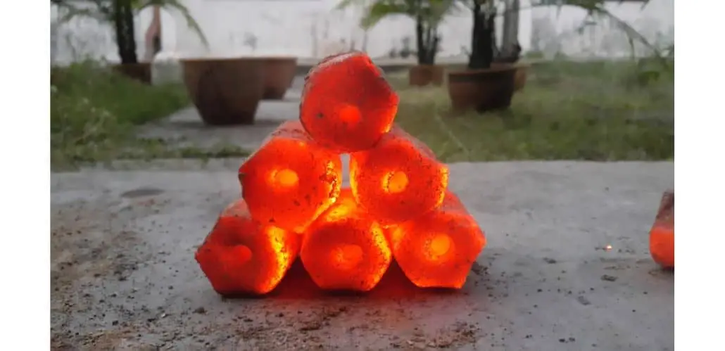 COCONUT SHELL CHARCOAL BRIQUETTES