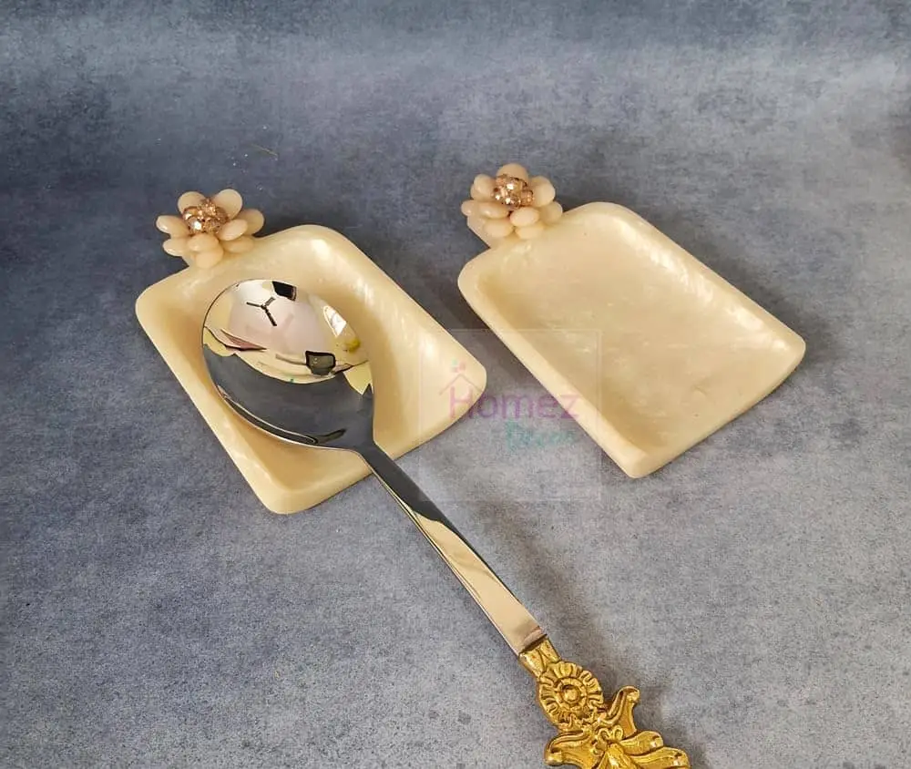 Spoon resin and steel